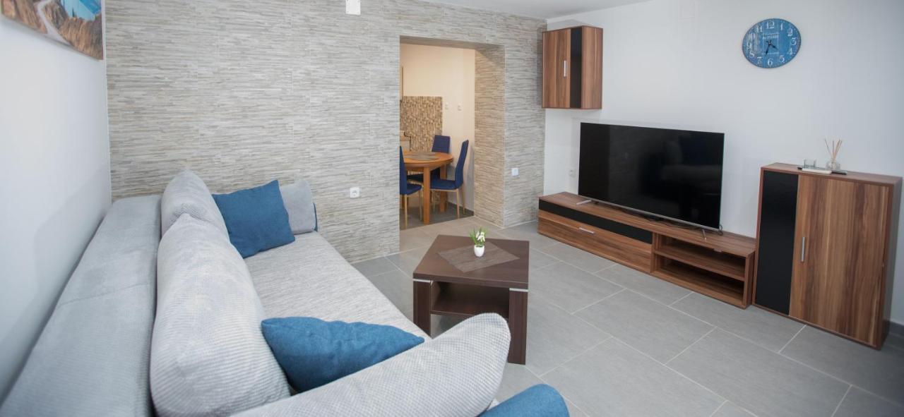 Toto Apartment ลูโคโวชูการ์เย ภายนอก รูปภาพ